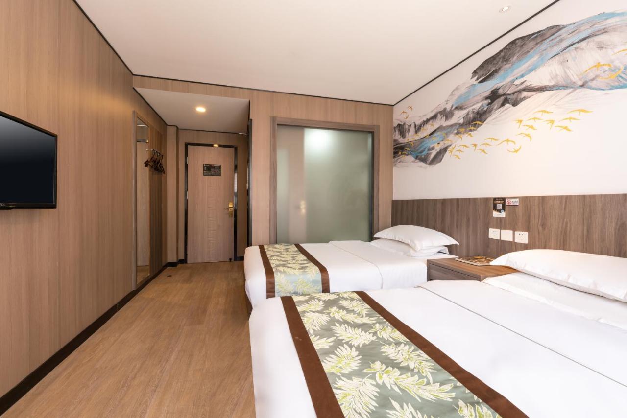 East Sacred Hotel ᴸᴱo---Foreign Accept---Tourism Service English-Speaking 丨 Near Tiananmen Forbidden City丨very Close To Metro Zhangzizhong And Beixinqiao 丨european Foot Ball English丨free Advance Tickets And Laundry Drying Service Coffee Snacks Beijing Eksteriør bilde