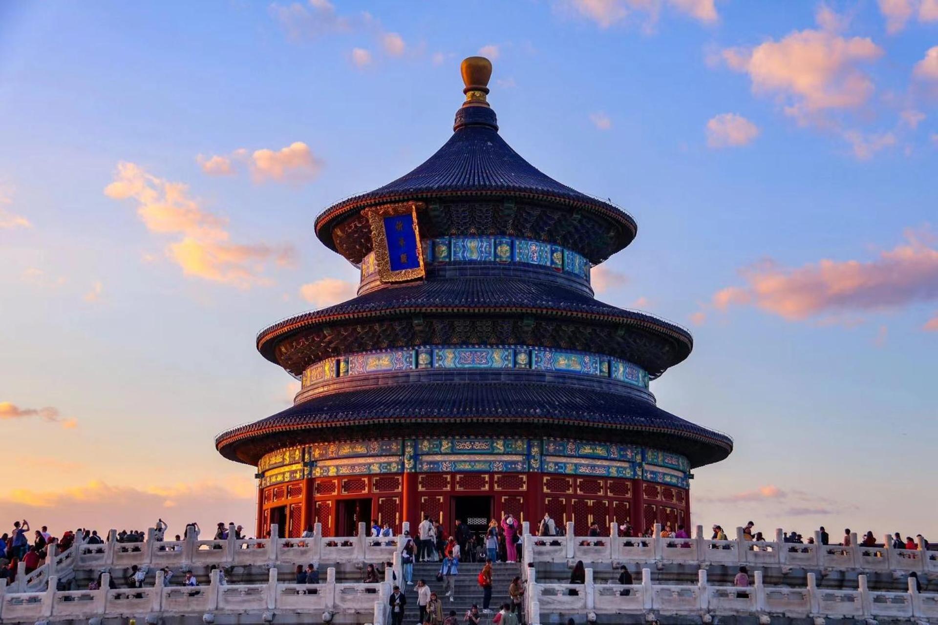 East Sacred Hotel ᴸᴱo---Foreign Accept---Tourism Service English-Speaking 丨 Near Tiananmen Forbidden City丨very Close To Metro Zhangzizhong And Beixinqiao 丨european Foot Ball English丨free Advance Tickets And Laundry Drying Service Coffee Snacks Beijing Eksteriør bilde