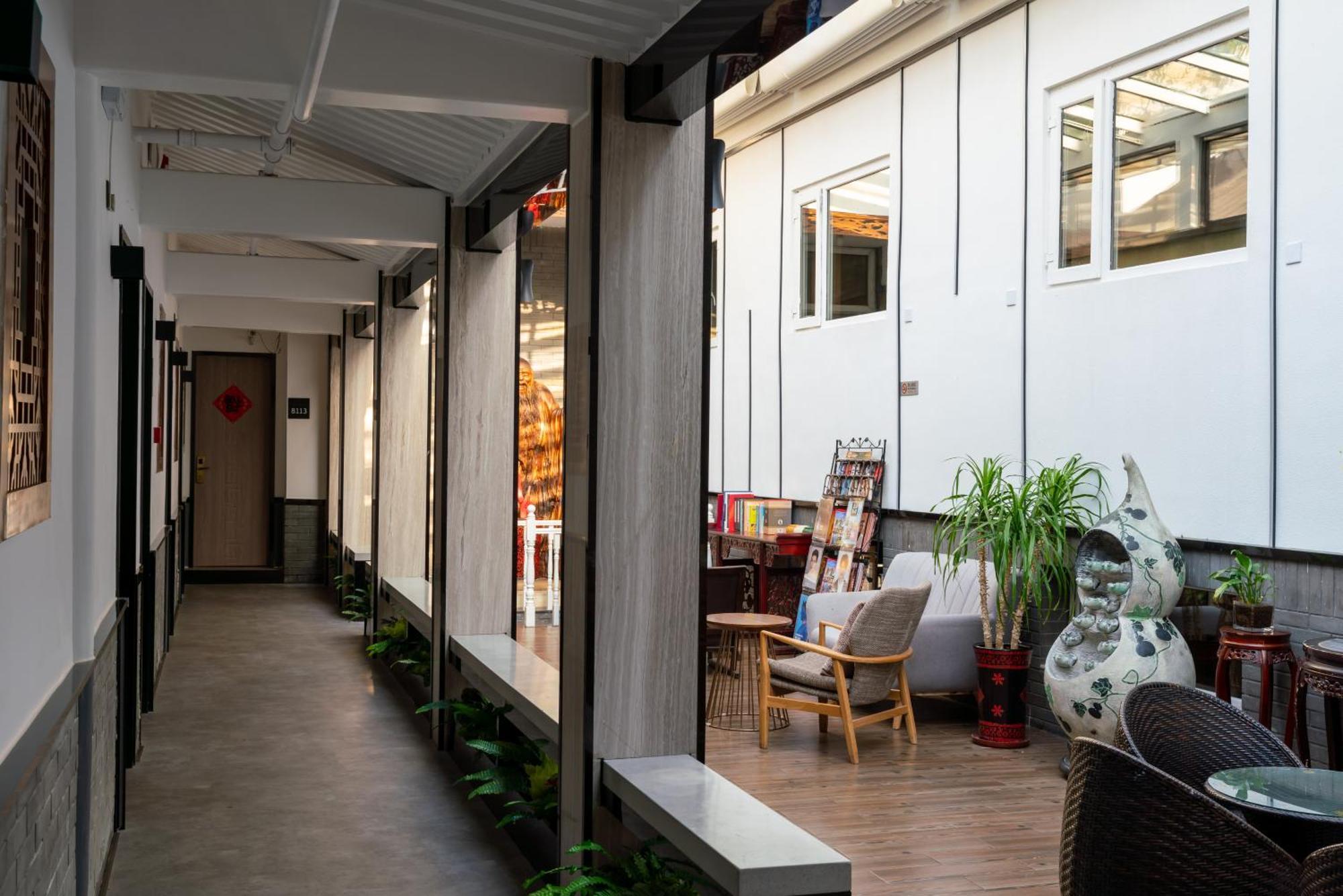 East Sacred Hotel ᴸᴱo---Foreign Accept---Tourism Service English-Speaking 丨 Near Tiananmen Forbidden City丨very Close To Metro Zhangzizhong And Beixinqiao 丨european Foot Ball English丨free Advance Tickets And Laundry Drying Service Coffee Snacks Beijing Eksteriør bilde