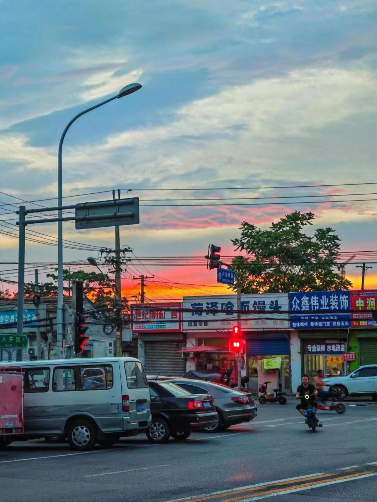 East Sacred Hotel ᴸᴱo---Foreign Accept---Tourism Service English-Speaking 丨 Near Tiananmen Forbidden City丨very Close To Metro Zhangzizhong And Beixinqiao 丨european Foot Ball English丨free Advance Tickets And Laundry Drying Service Coffee Snacks Beijing Eksteriør bilde