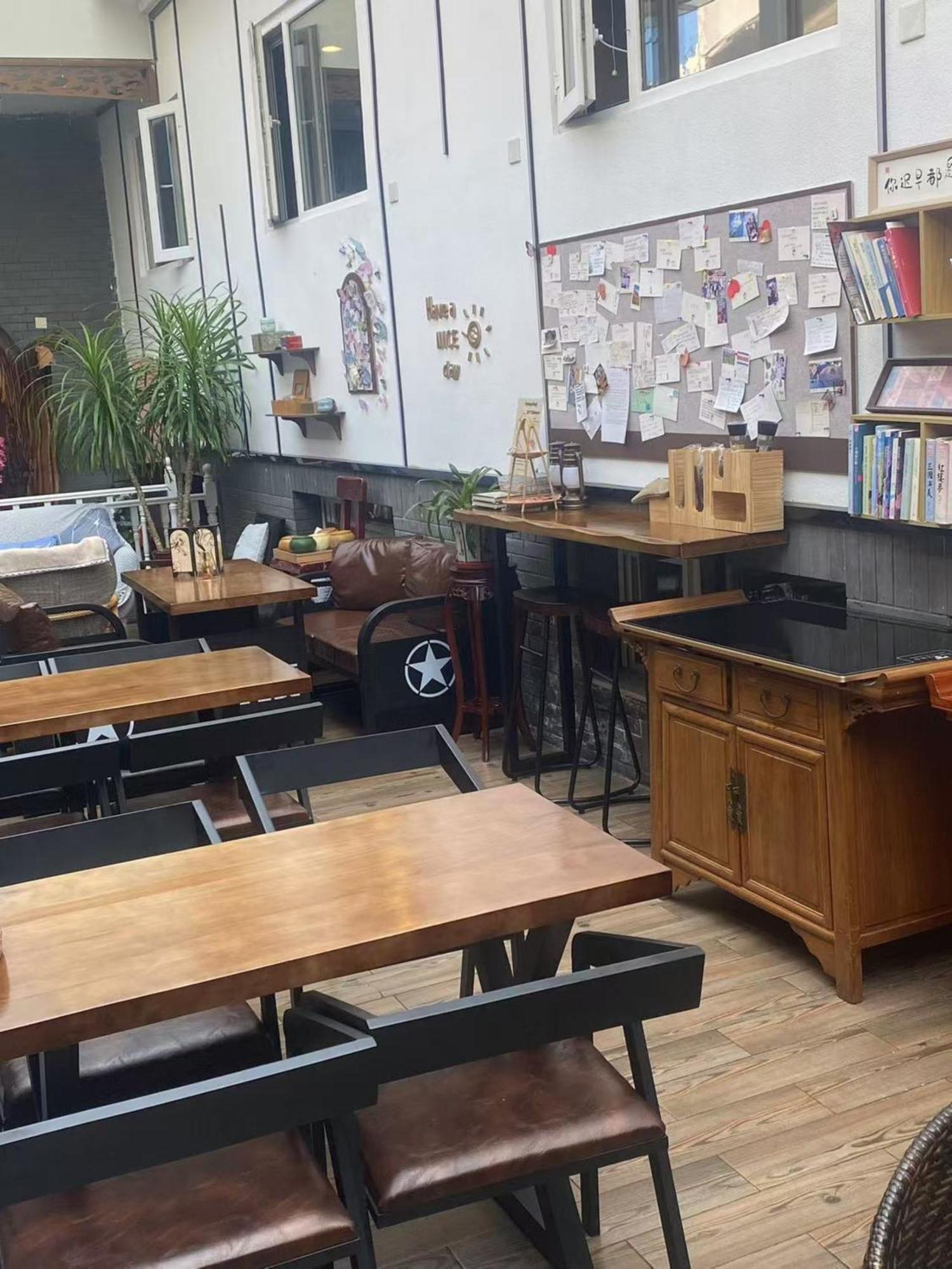 East Sacred Hotel ᴸᴱo---Foreign Accept---Tourism Service English-Speaking 丨 Near Tiananmen Forbidden City丨very Close To Metro Zhangzizhong And Beixinqiao 丨european Foot Ball English丨free Advance Tickets And Laundry Drying Service Coffee Snacks Beijing Eksteriør bilde