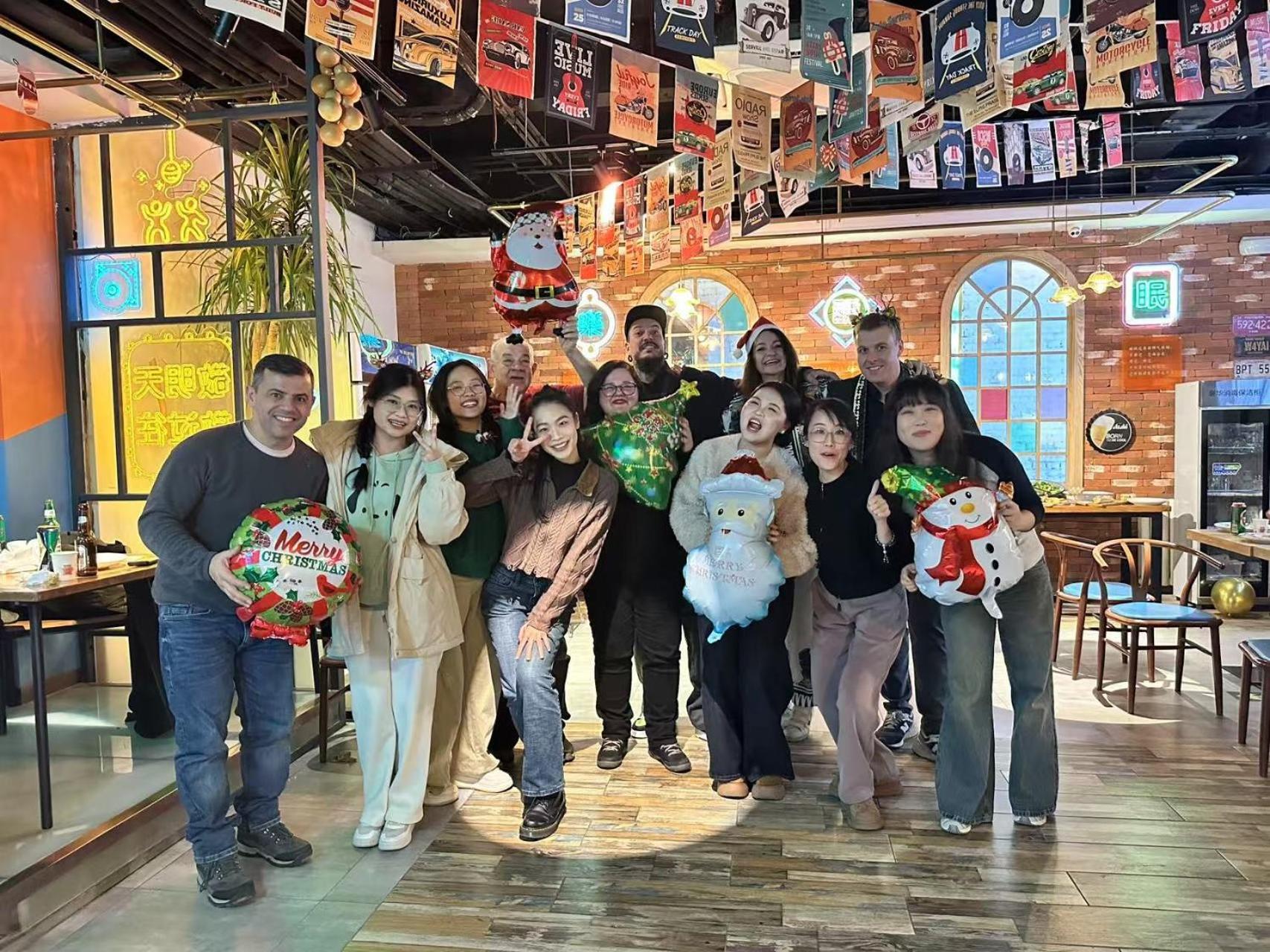 East Sacred Hotel ᴸᴱo---Foreign Accept---Tourism Service English-Speaking 丨 Near Tiananmen Forbidden City丨very Close To Metro Zhangzizhong And Beixinqiao 丨european Foot Ball English丨free Advance Tickets And Laundry Drying Service Coffee Snacks Beijing Eksteriør bilde